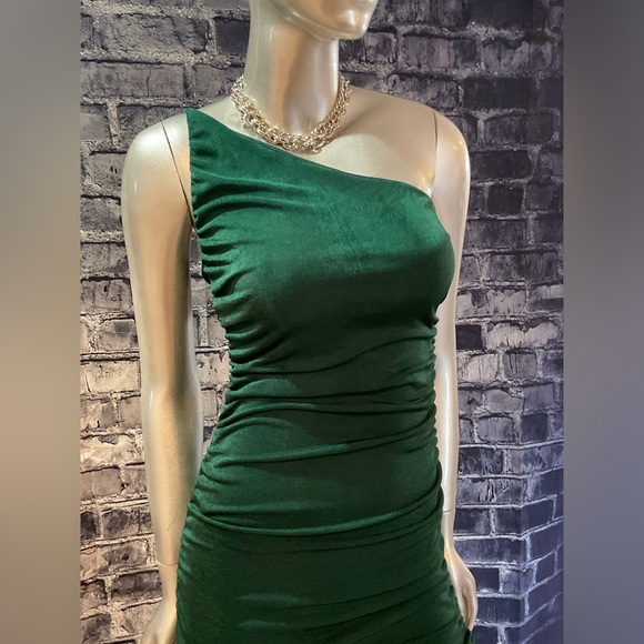 Emerald Green 1 Shoulder Formal Party Dress - Picture 7 of 7